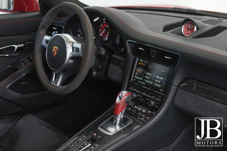 Porsche 991 Carrera 4 GTS