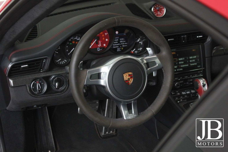 Porsche 991 Carrera 4 GTS