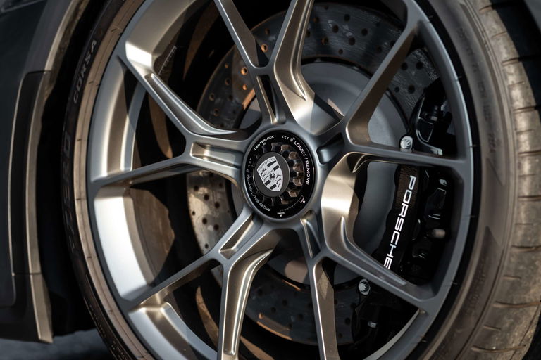 Porsche 992 GT3 Touring