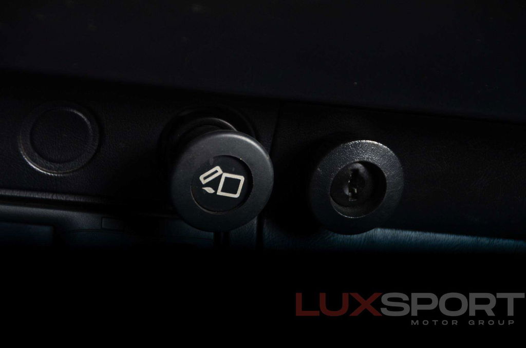 Porsche 911 Carrera 3.2 (US)