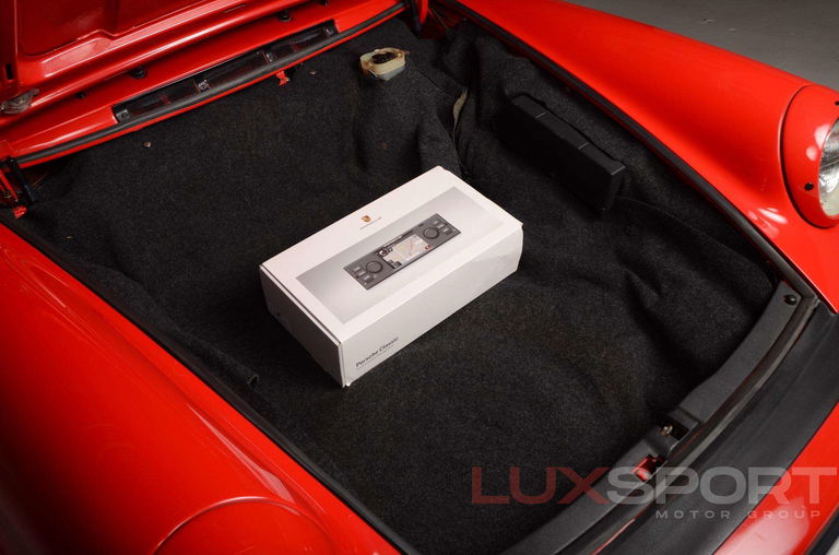 Porsche 911 Carrera 3.2 (US)