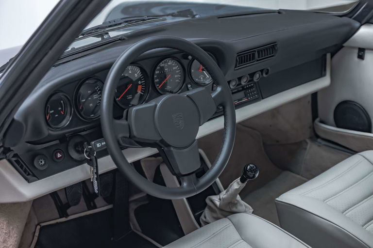 Porsche 911 Carrera 3.2