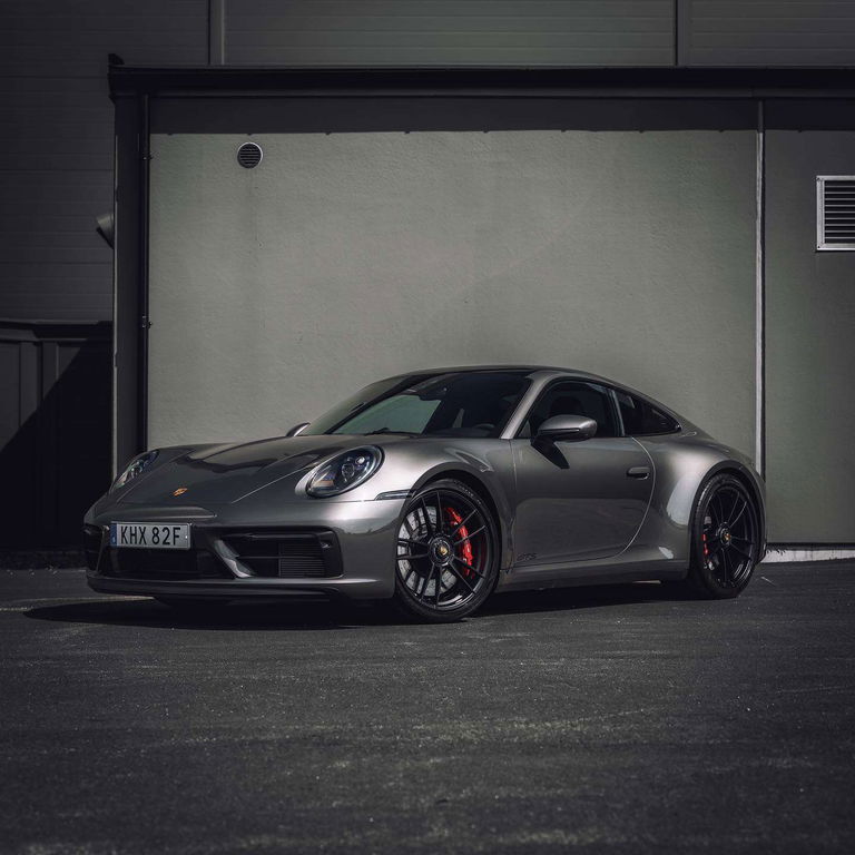 Porsche 992 Carrera 4 GTS