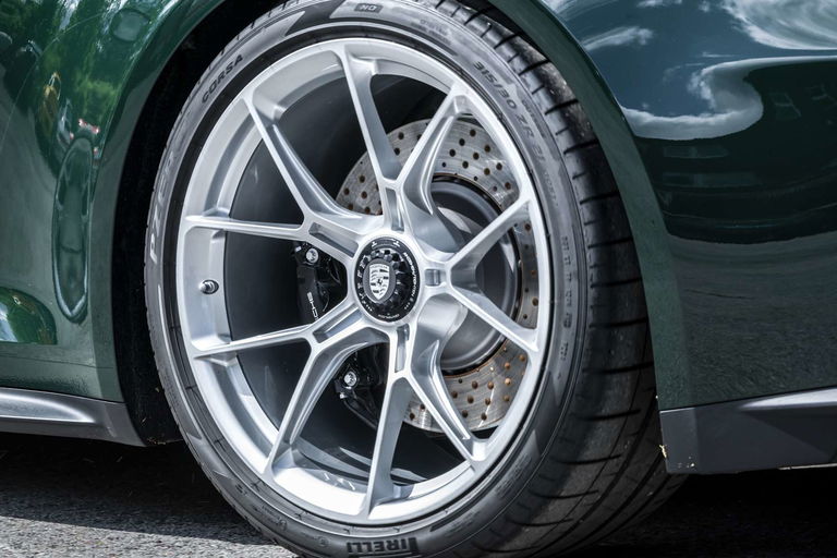 Porsche 992 GT3 Touring