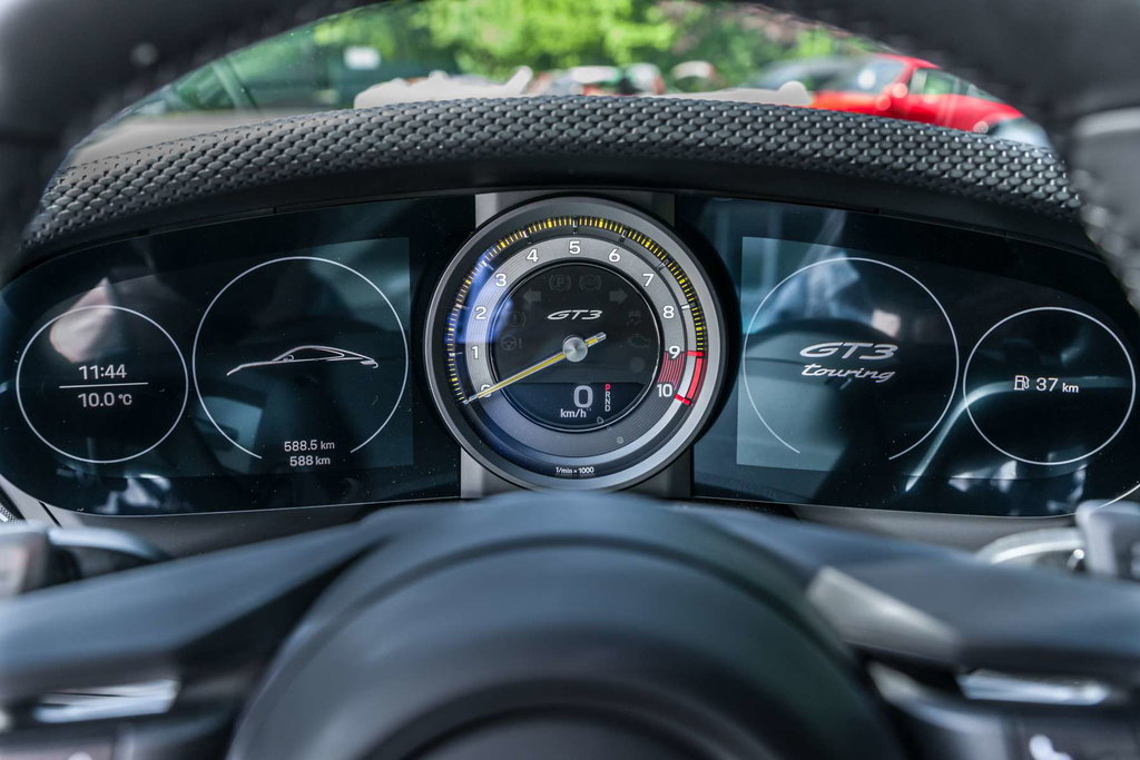 Porsche 992 GT3 Touring