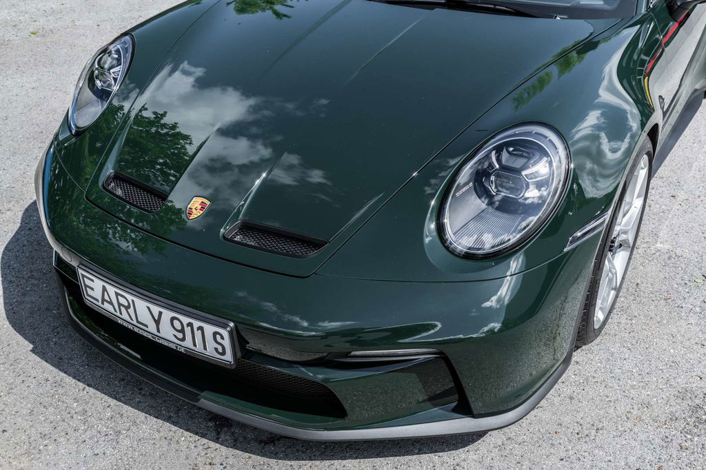 Porsche 992 GT3 Touring