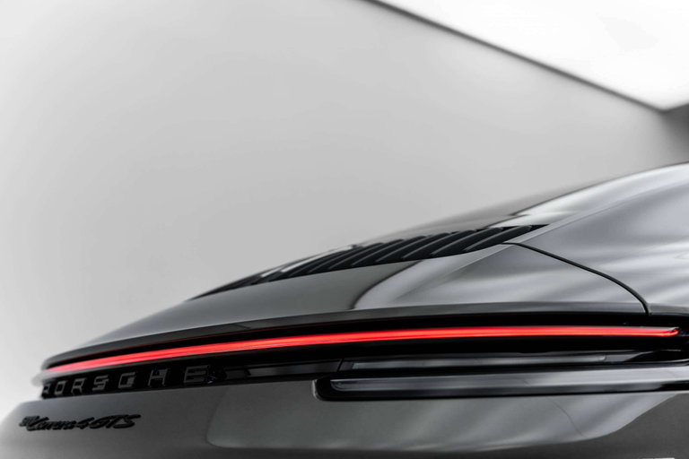 Porsche 992 Carrera 4 GTS
