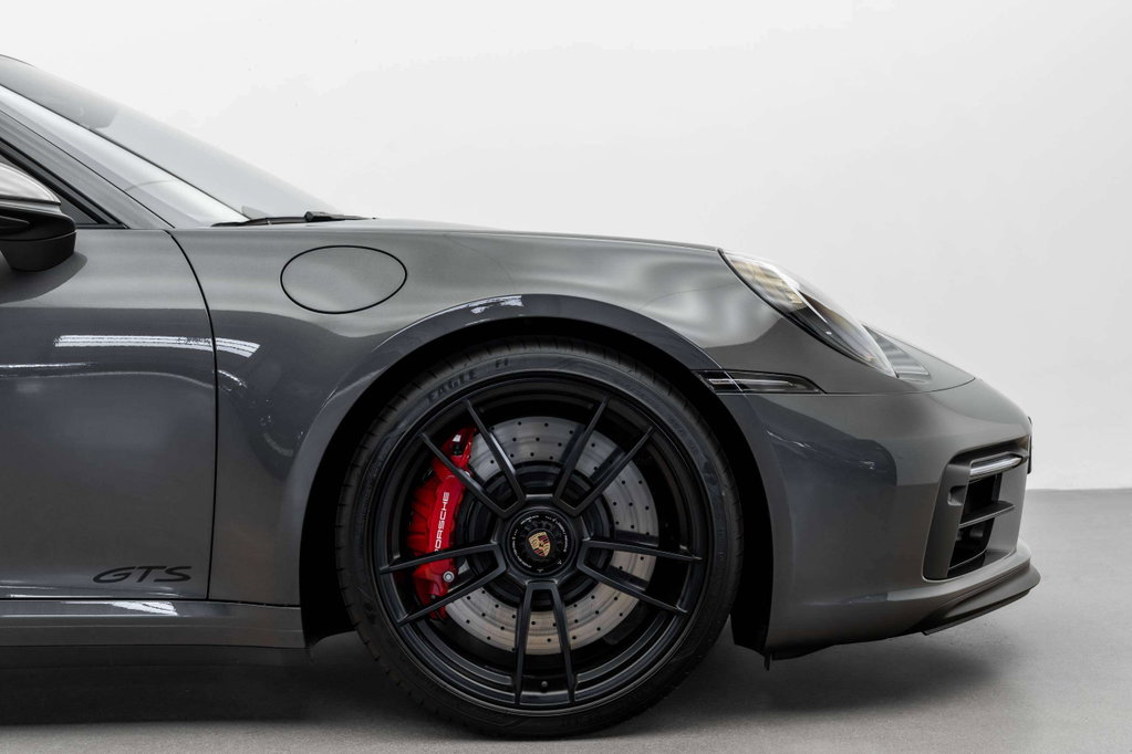 Porsche 992 Carrera 4 GTS