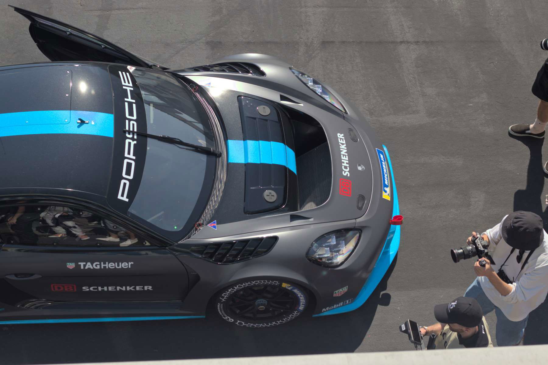 Porsche Cayman GT4 e-Performance