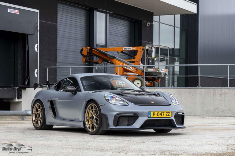 Porsche 718 Cayman GT4 RS