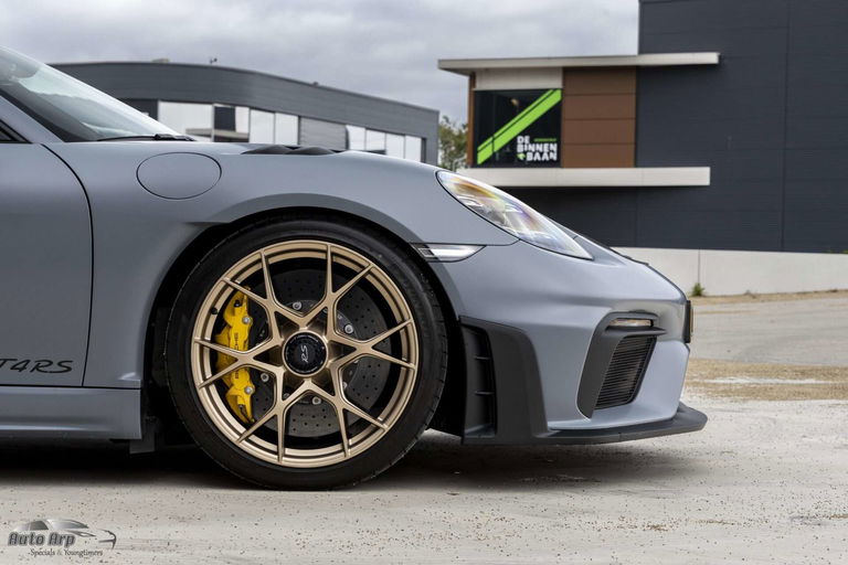 Porsche 718 Cayman GT4 RS