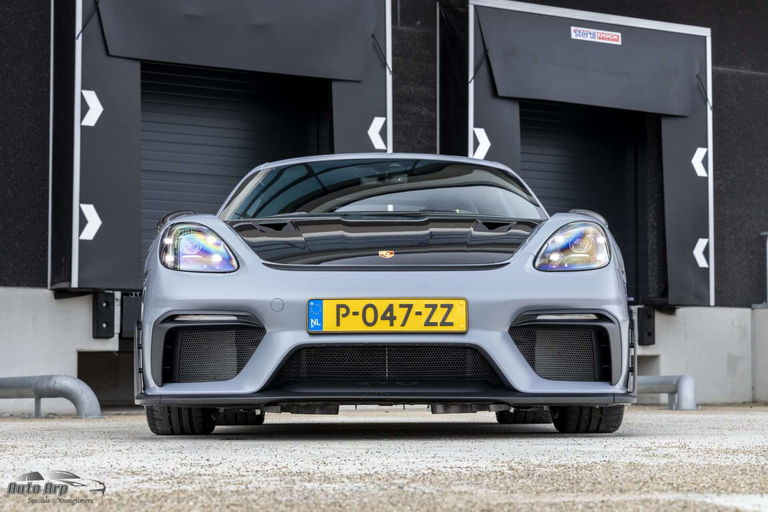 Porsche 718 Cayman GT4 RS