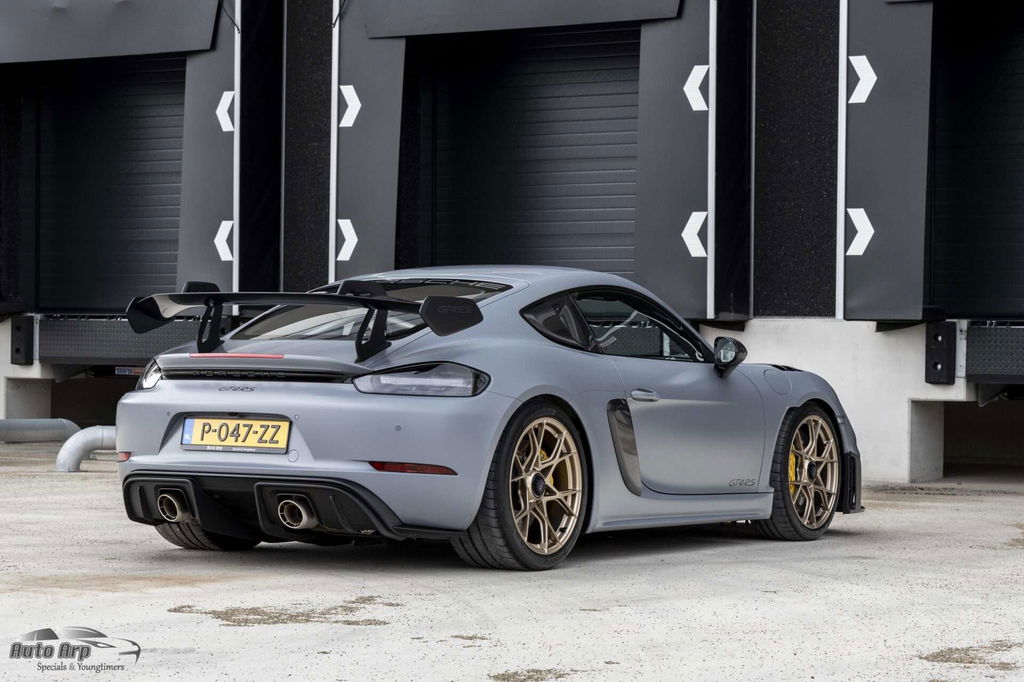 Porsche 718 Cayman GT4 RS