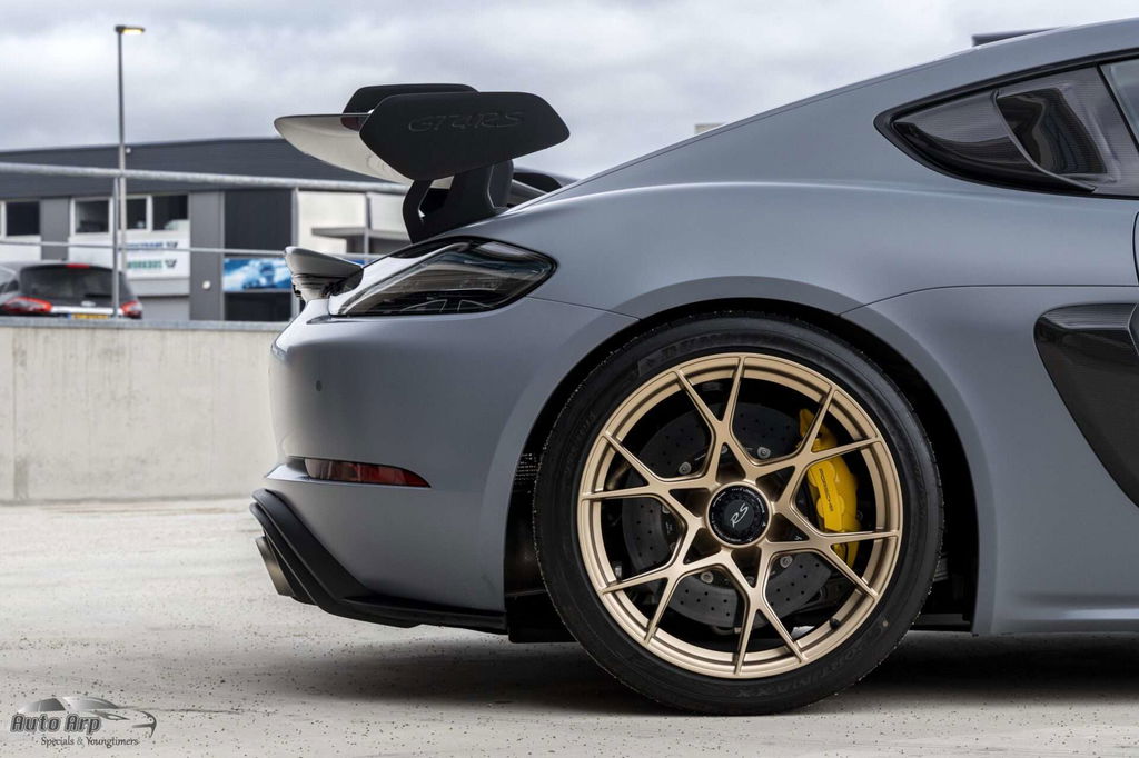 Porsche 718 Cayman GT4 RS