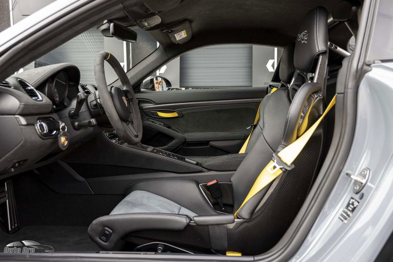 Porsche 718 Cayman GT4 RS