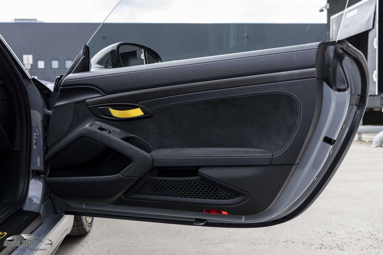 Porsche 718 Cayman GT4 RS