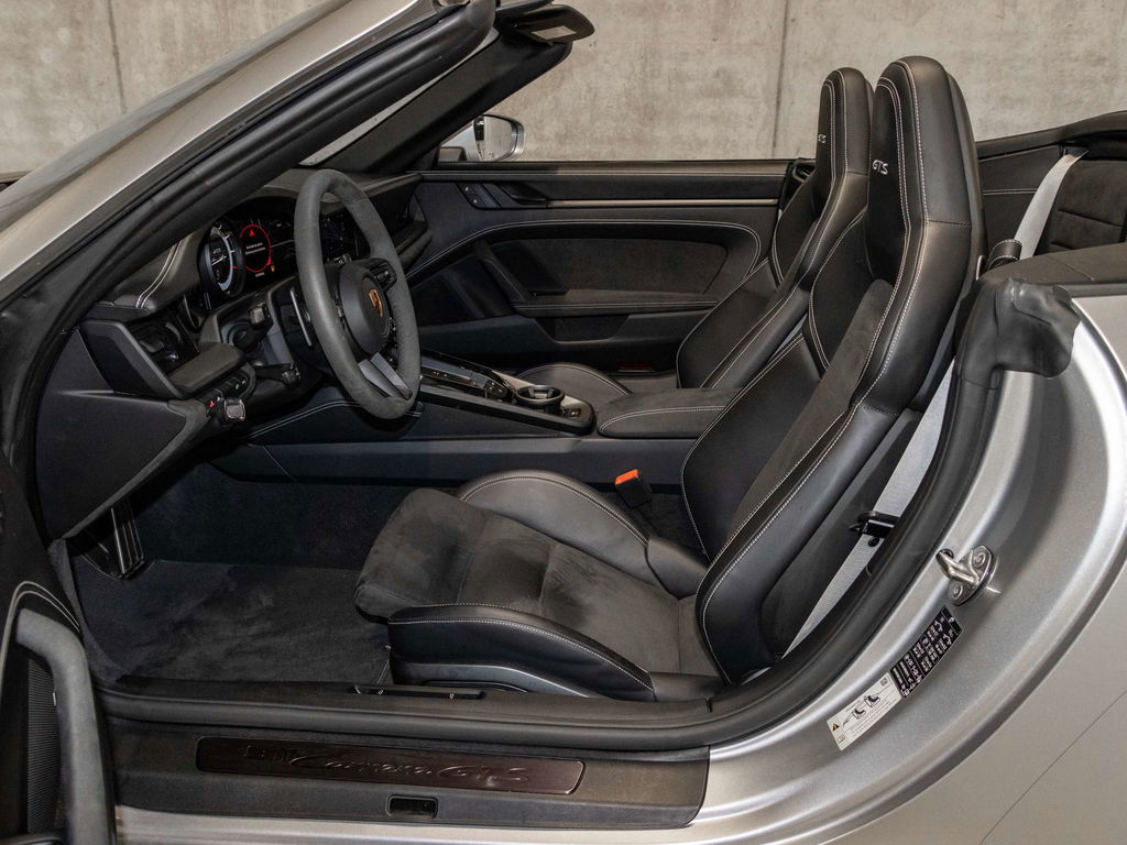 Porsche 992 Carrera GTS