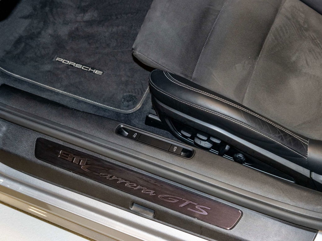 Porsche 992 Carrera GTS