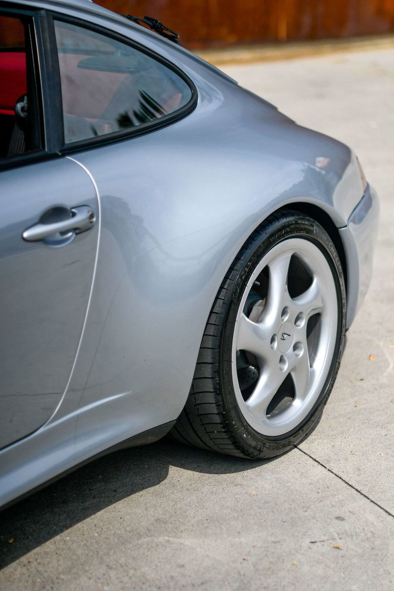 Porsche 993 Carrera 4S