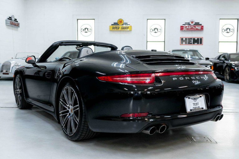 Porsche 991 Carrera 4 Black Edition