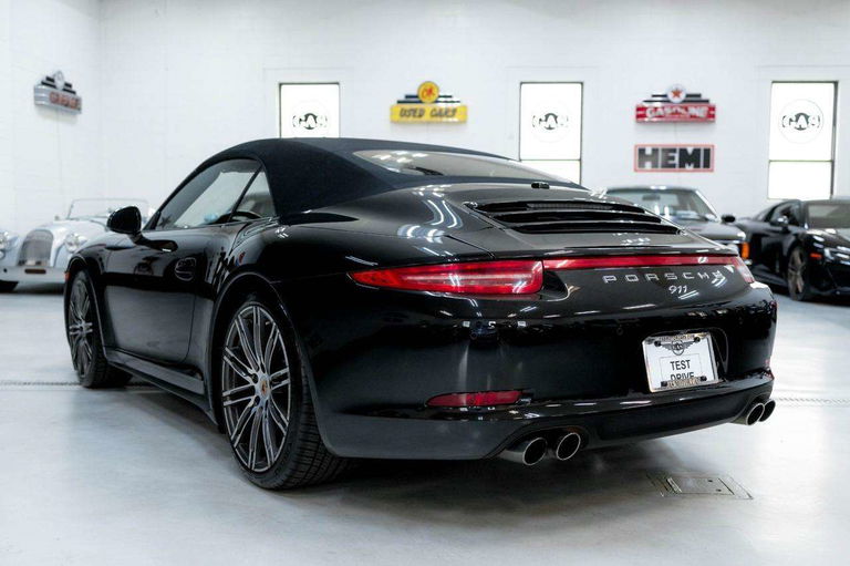 Porsche 991 Carrera 4 Black Edition
