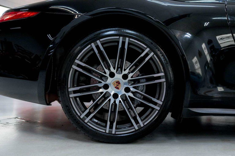 Porsche 991 Carrera 4 Black Edition