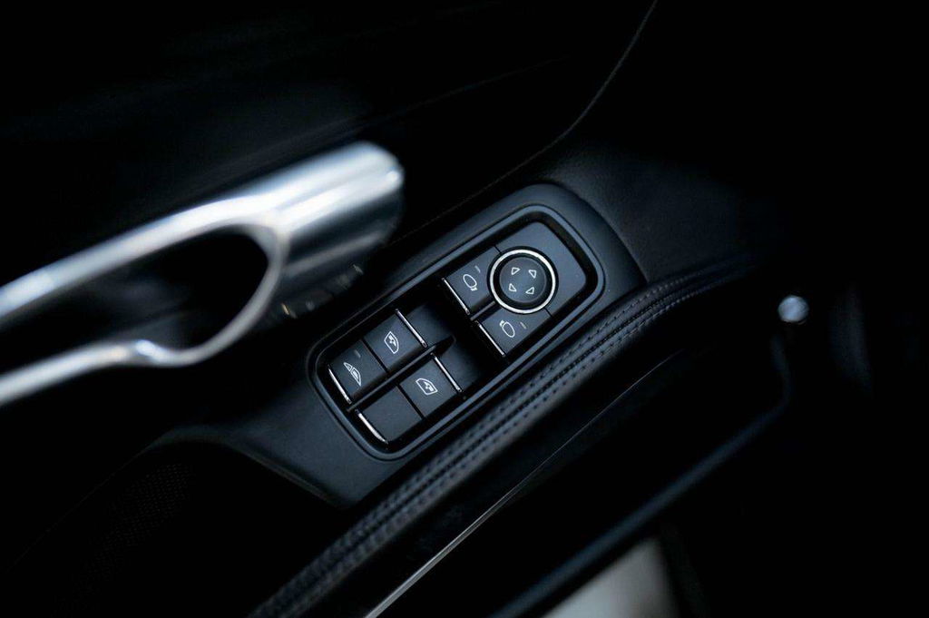 Porsche 991 Carrera 4 Black Edition