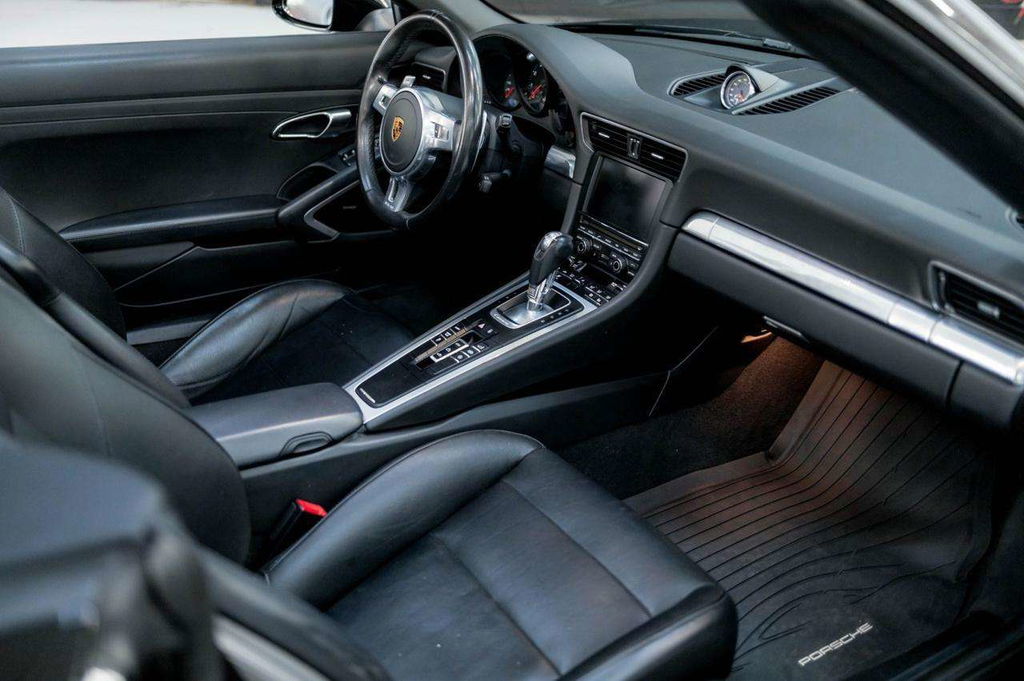 Porsche 991 Carrera 4 Black Edition