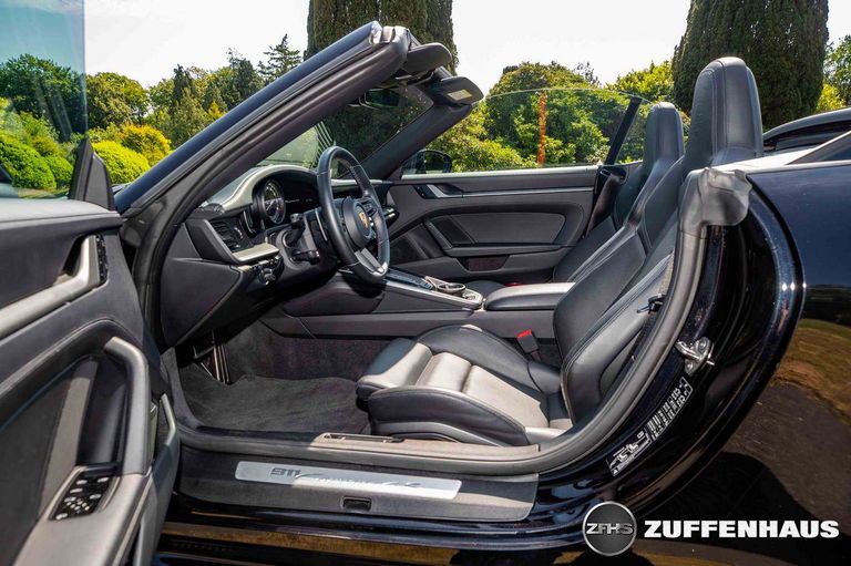 Porsche 992 Carrera 4S