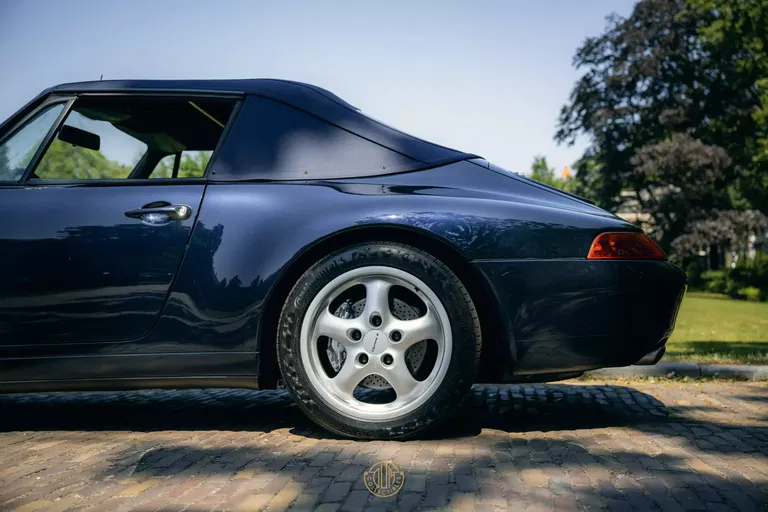 Porsche 993 Carrera 4