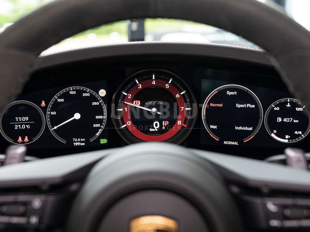 Porsche 992 Carrera GTS