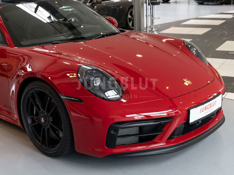 Porsche 992 Carrera GTS