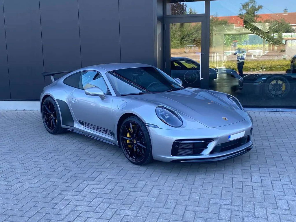 Porsche 992 Carrera 4S