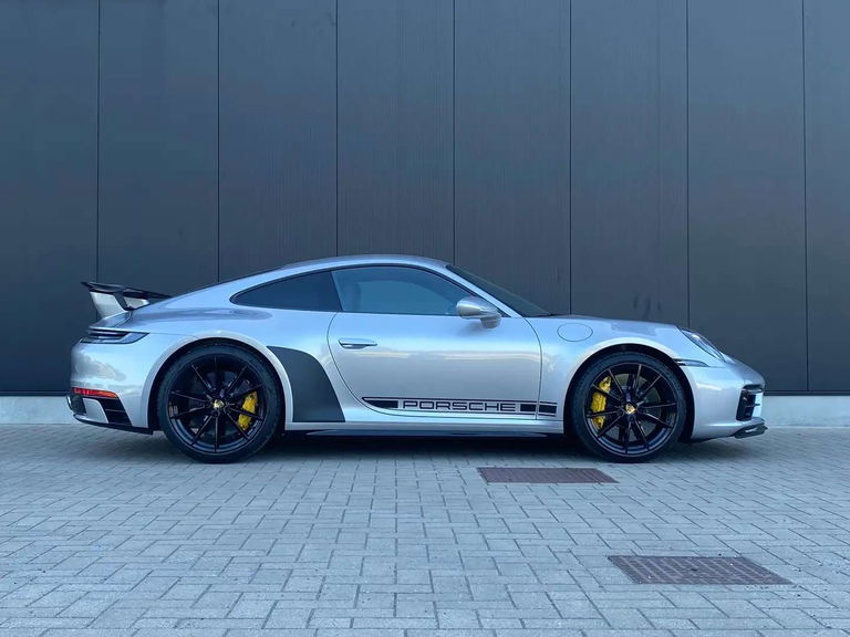 Porsche 992 Carrera 4S