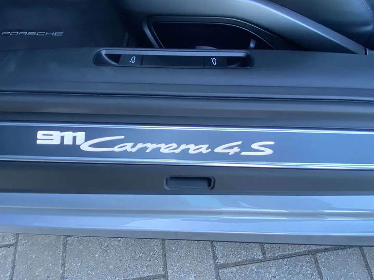 Porsche 992 Carrera 4S