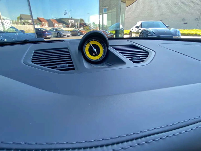 Porsche 992 Carrera 4S