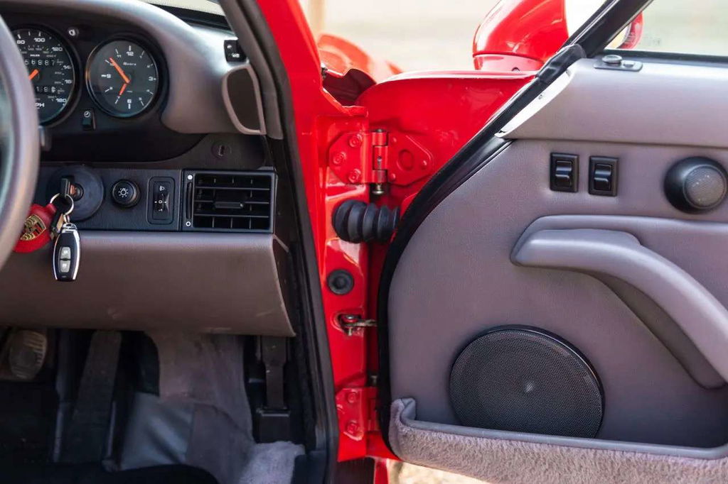 Porsche 993 Carrera 4