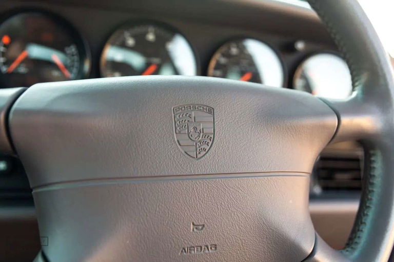 Porsche 993 Carrera 4