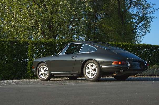 Porsche 911