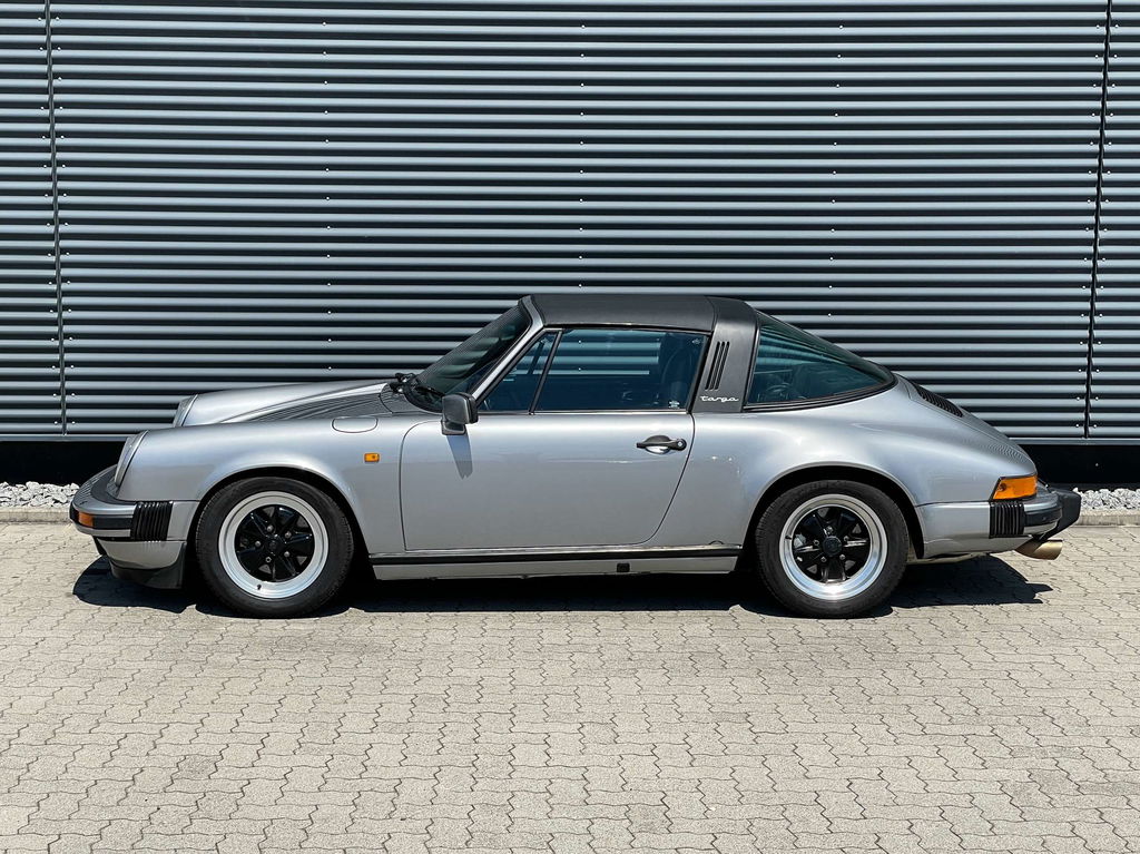 Porsche 911 Carrera 3.2 (US)
