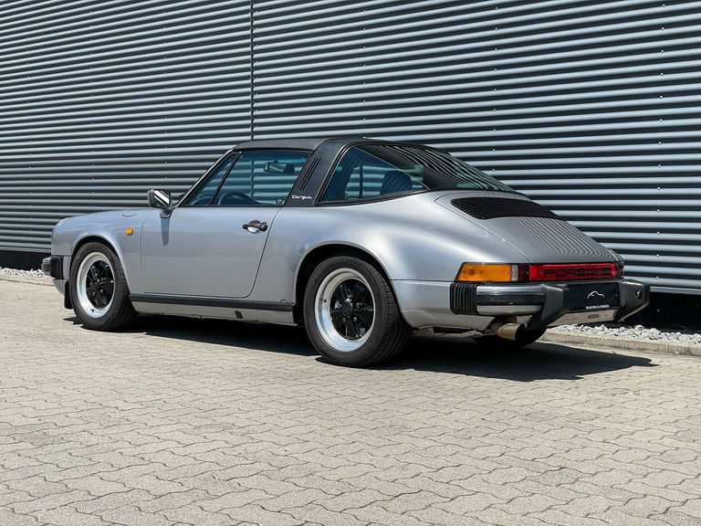 Porsche 911 Carrera 3.2 (US)