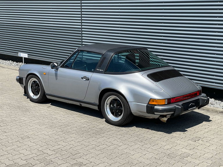 Porsche 911 Carrera 3.2 (US)