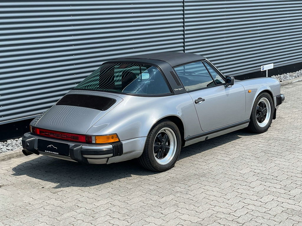 Porsche 911 Carrera 3.2 (US)