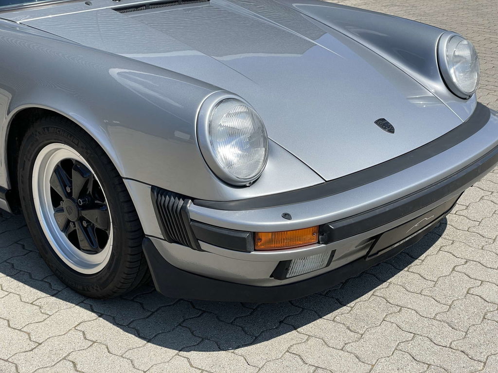 Porsche 911 Carrera 3.2 (US)