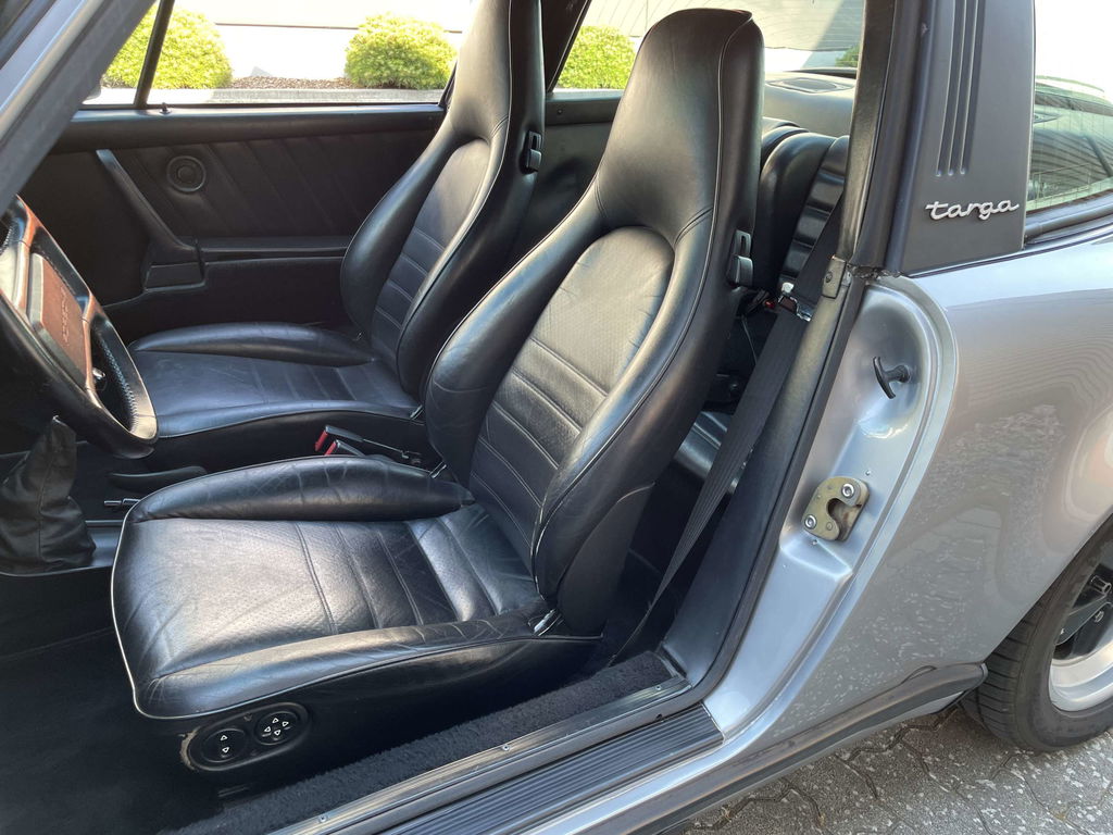 Porsche 911 Carrera 3.2 (US)