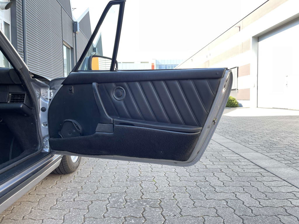 Porsche 911 Carrera 3.2 (US)