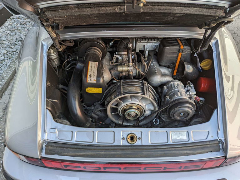 Porsche 911 Carrera 3.2 (US)