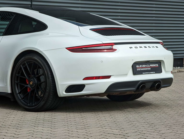 Porsche 991.2 Carrera GTS