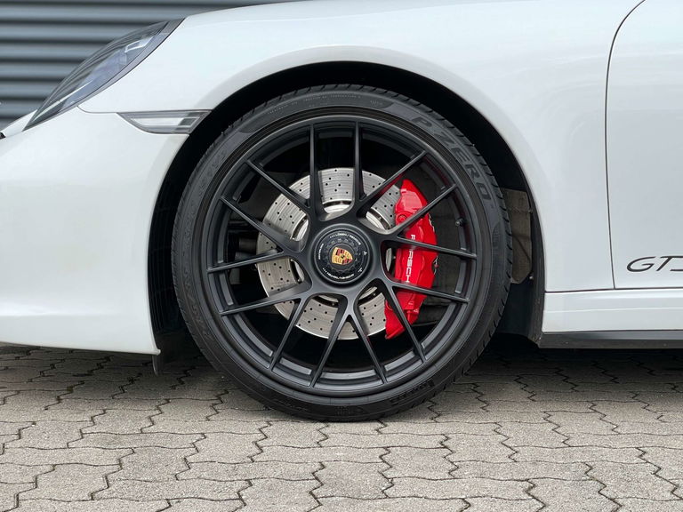 Porsche 991.2 Carrera GTS