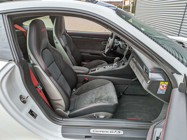 Porsche 991.2 Carrera GTS